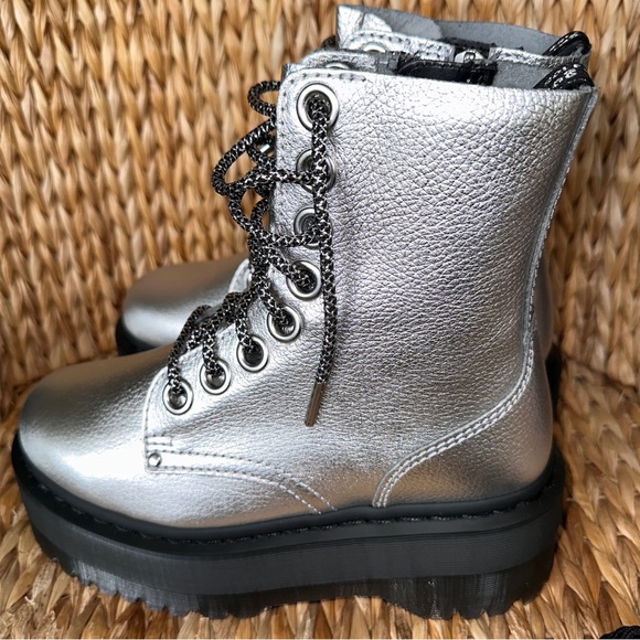 New Dr.Martens Silver Metallic Jadon Max - Picture 5 of 12